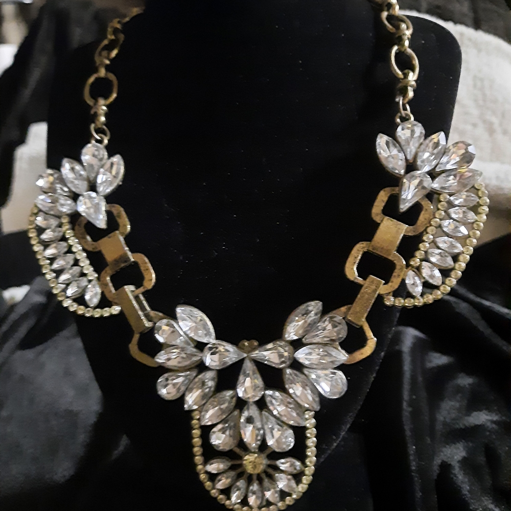 Elegant Gold and Silver Necklace